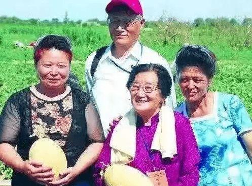 娱乐吃瓜老奶奶